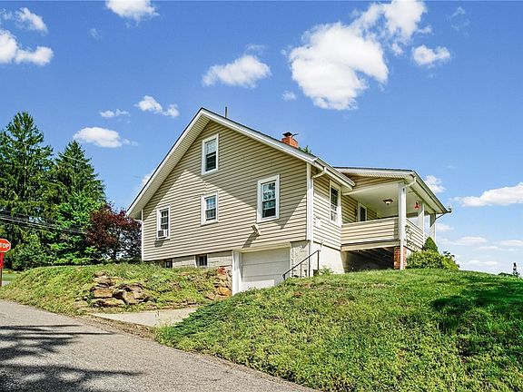 4th image of 2440 Henry Rd