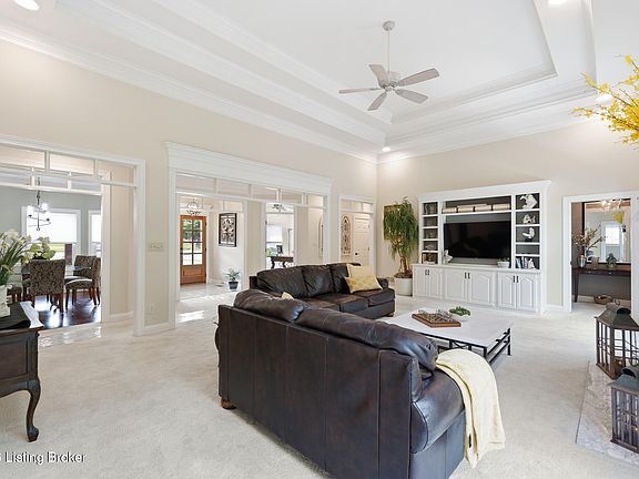 5th image of 10316 Carriage House Ct