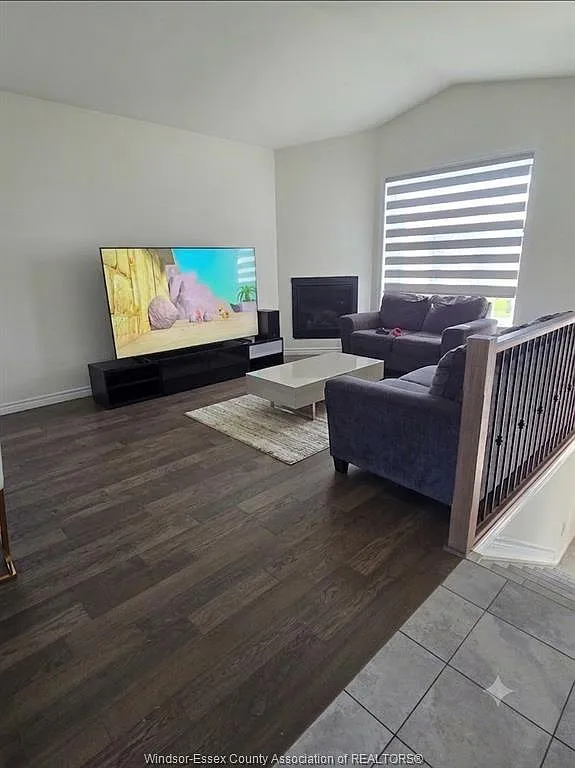 3 bed, $2,300 — Photo 4