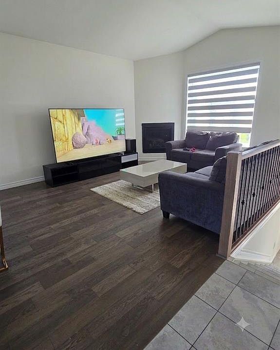 2nd image of 1097 Aspen Ridge Cres