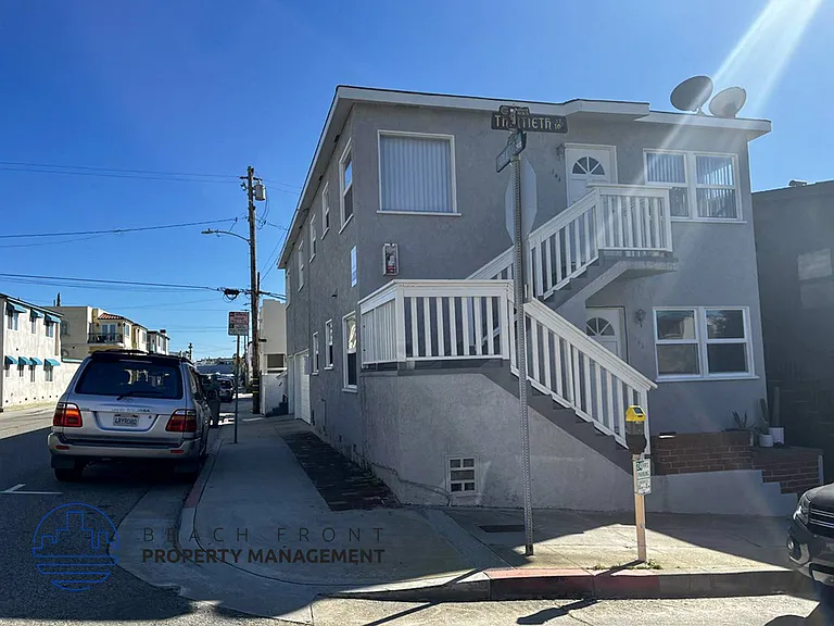 142 30th St — Photo 11