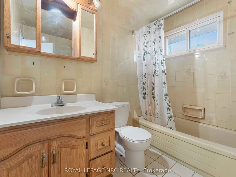 35 Eugene St — Photo 27