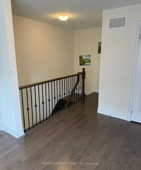 337 William Forster Rd E — Photo 4