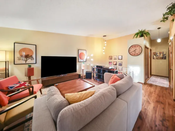 13036 Judicial Rd, Burnsville, MN 55337