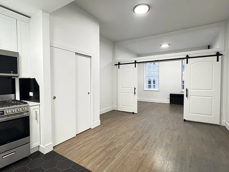 19 E 21st St #4C — Photo 9