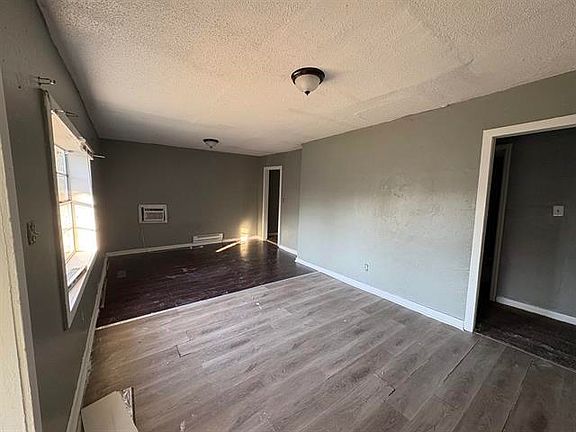 5th image of 1127 Abraham St