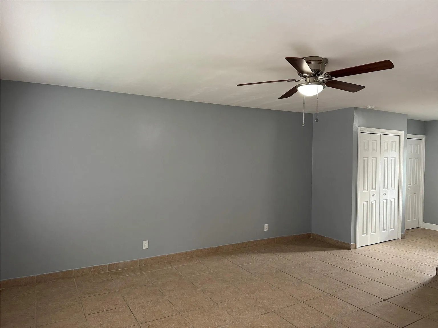 2 bed, 1.0 bath, 1820 sqft, $1,950 — Photo 4
