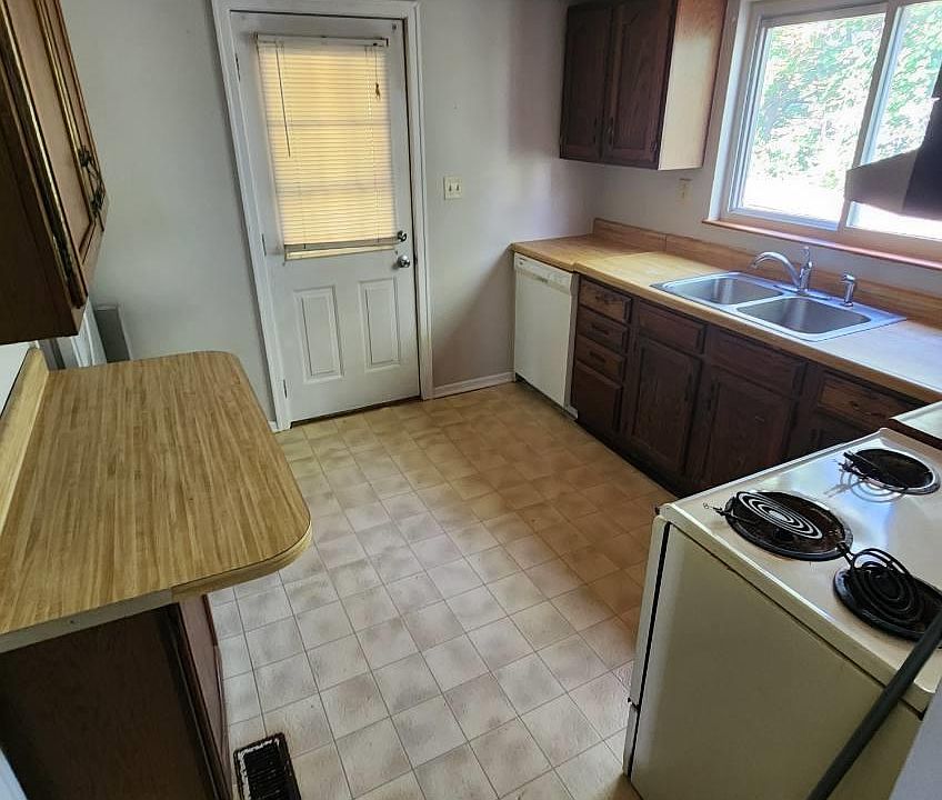 2nd image of 310 Mississippi St