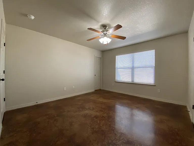 216 Andy Ln — Photo 7