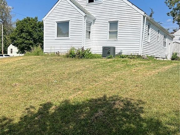 4th image of 1800 Kensington Dr