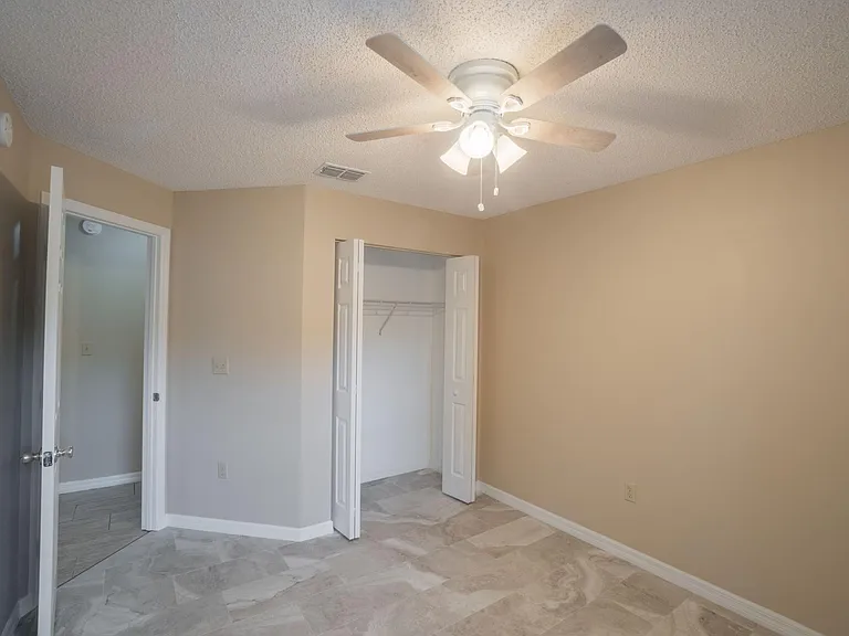 902 Whisler Ct — Photo 13