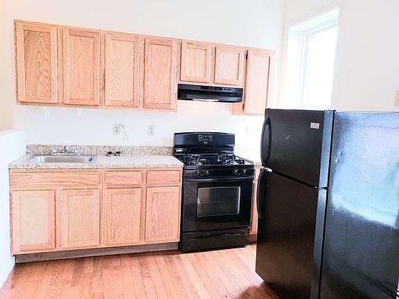 2nd image of 297 Forrest St #3A