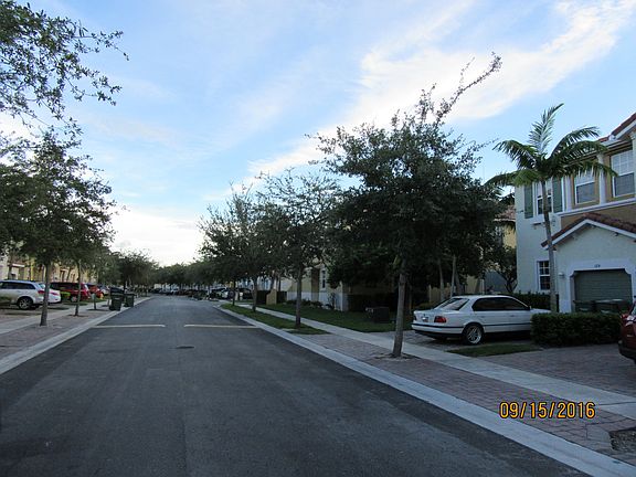 5th image of 637 NE 21st Ter #637