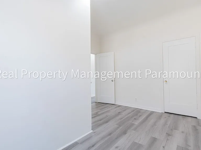 2757 Mansfield Ave — Photo 8