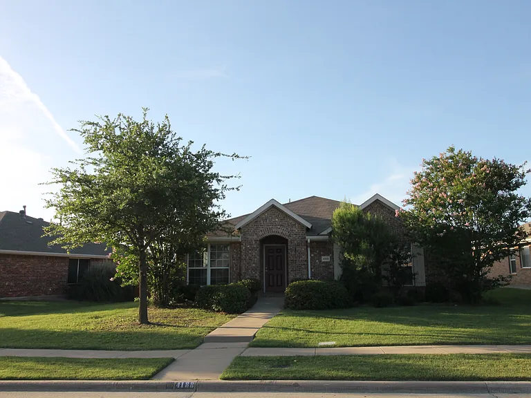 4188 Cherry Ridge Dr — Photo 3