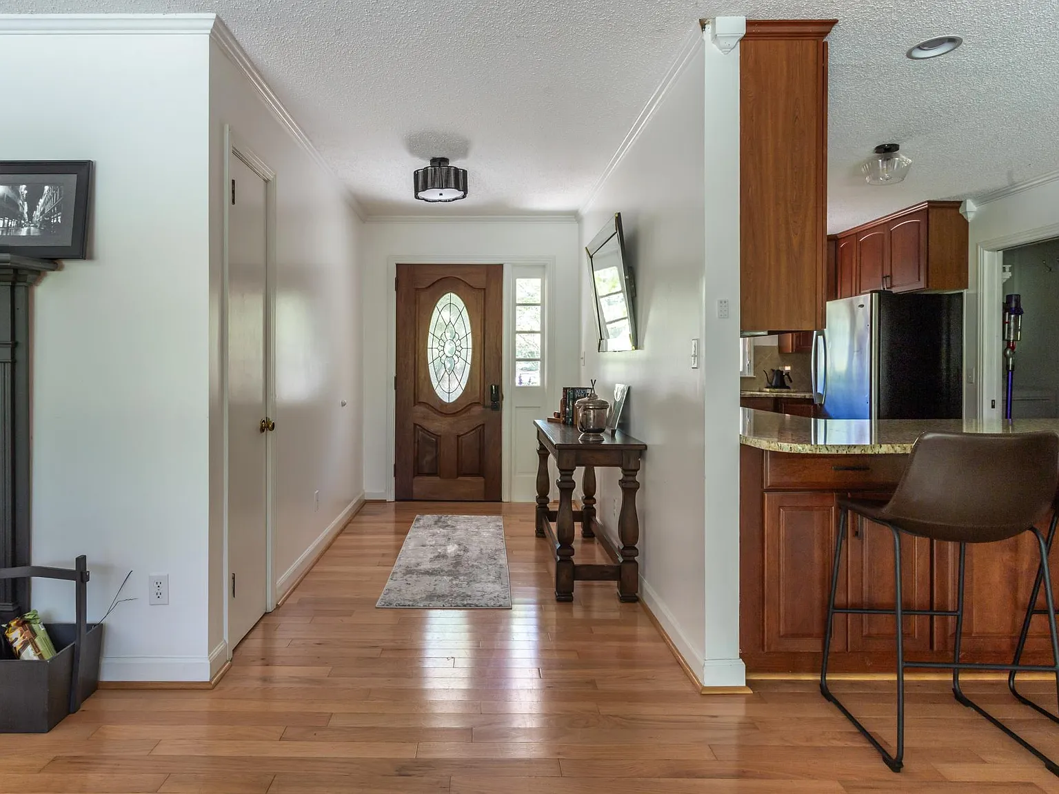 3 bed, 2.5 bath, 1665 sqft, $2,500 — Photo 3
