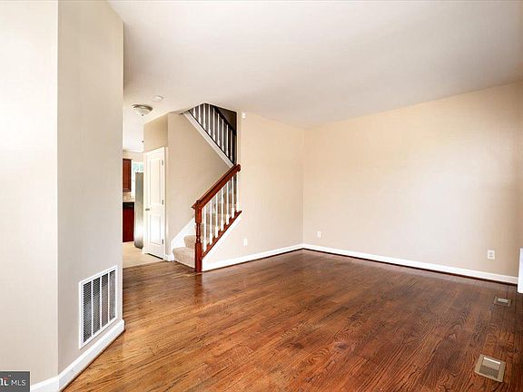2nd image of 7307 Gardenia Ln