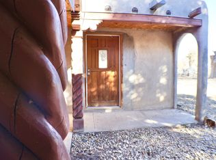 106 Los Cordovas Rd, Ranchos De Taos, NM 87557