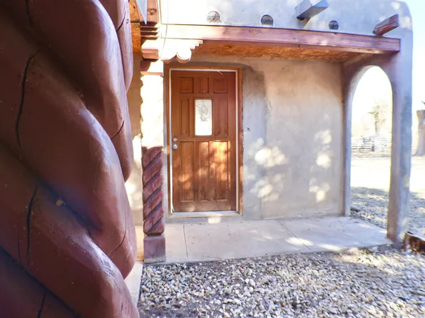 106 Los Cordovas Rd, Ranchos De Taos, NM 87557