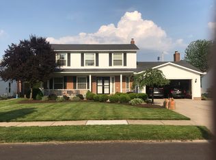 3585 Palmer Dr, Rocky River, OH 44116