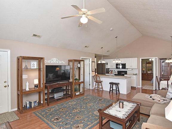 4th image of 2476 Meadow Glade Dr