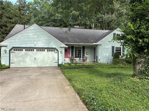 265 Saddler Rd, Bay Village, OH 44140