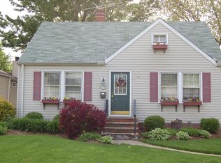 1860 E 300th St, Wickliffe, OH 44092