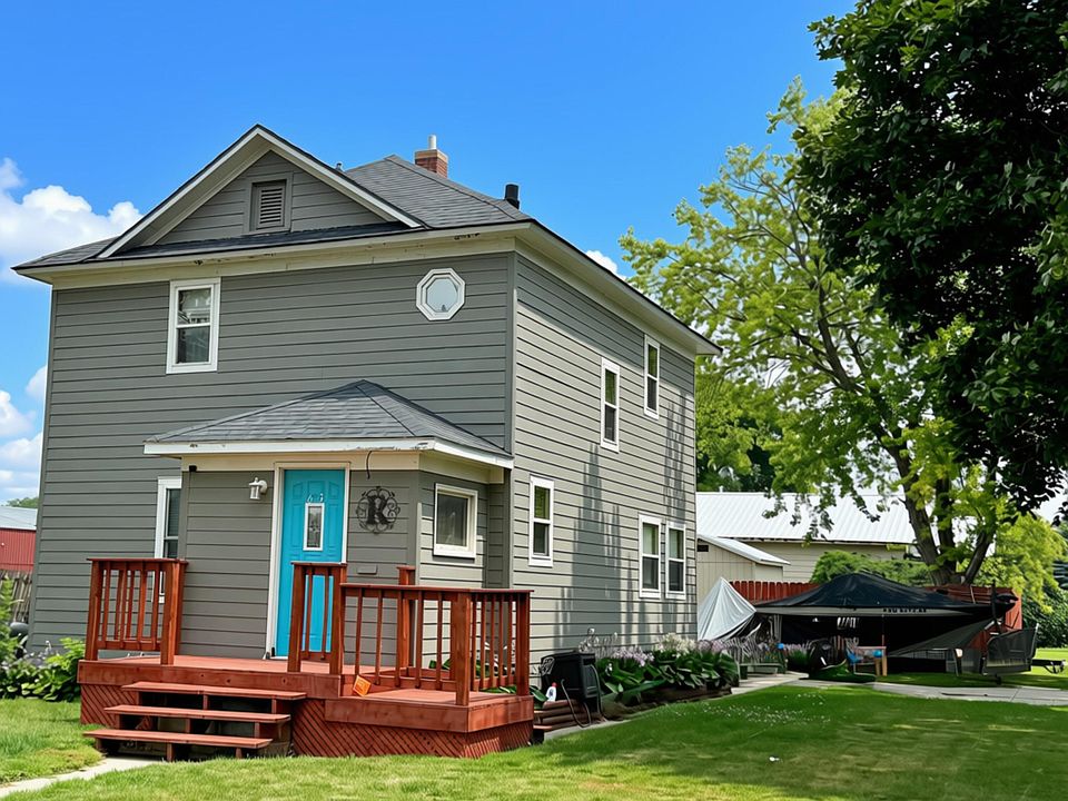 1st image of 603 4th St SE