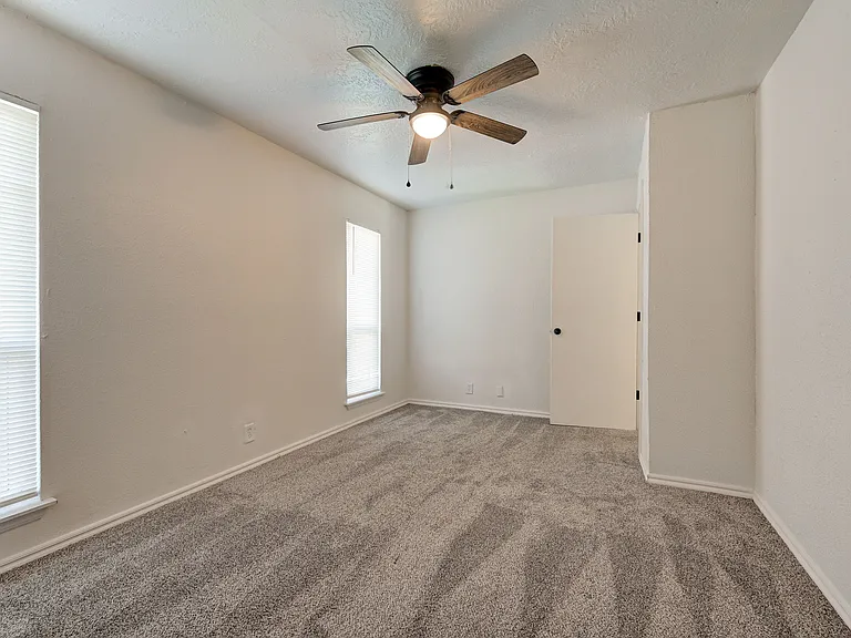 727 Vicksburg Ave — Photo 39