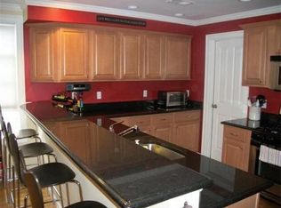 75 Main St UNIT 201, Amesbury, MA 01913