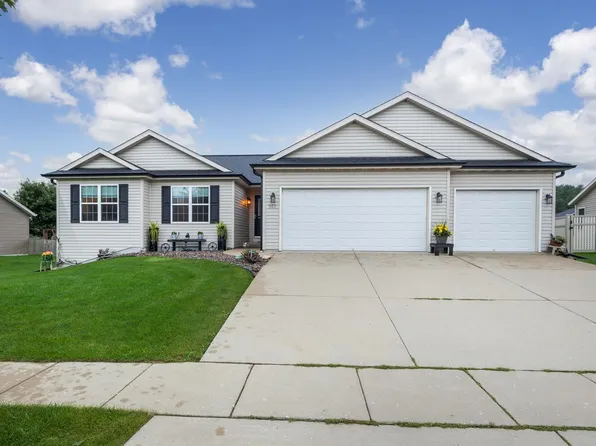 867 Hain Rd, Edgerton, WI 53534