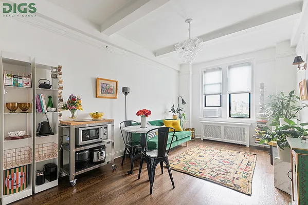 Sold by Digs Realty Group | media 2