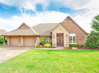 153 Ledgemont Dr, Edmond, OK 73013