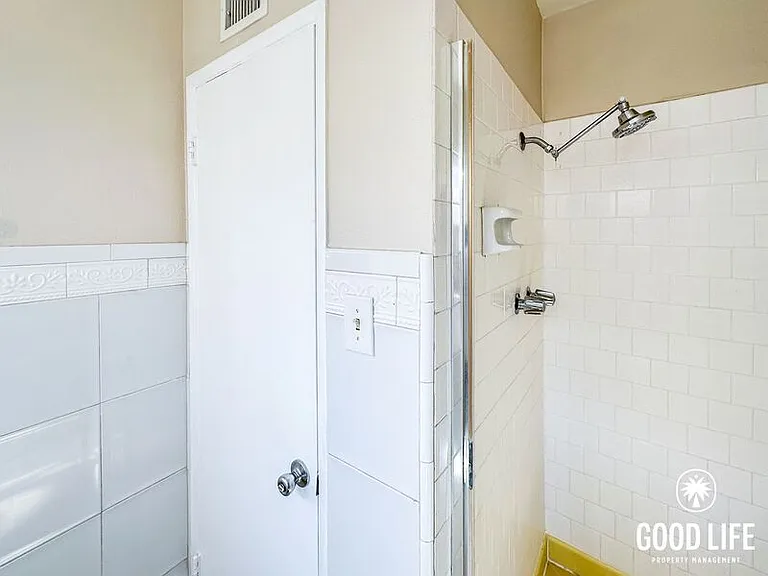 1770 W Chateau Ave — Photo 16