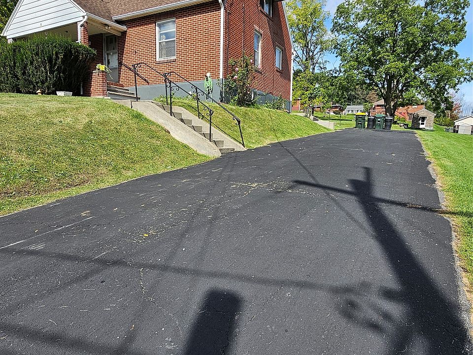 1st image of 18 Deyo Hill Rd