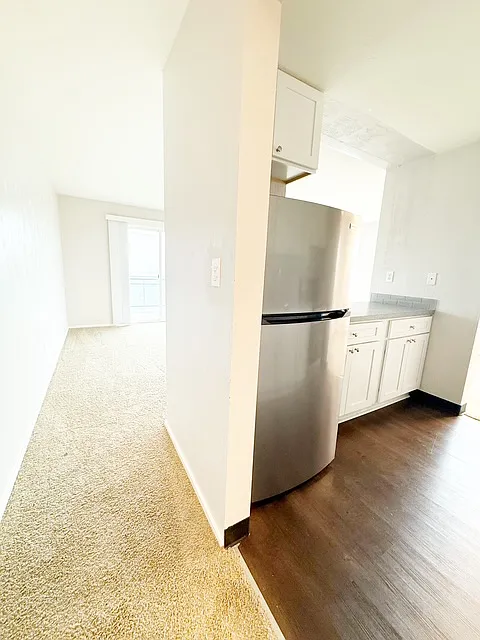 Seacrest Apts - 1104 Pacific Ave - 207 — Photo 3
