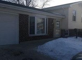 982 Hastings Ln, Hanover Park, IL