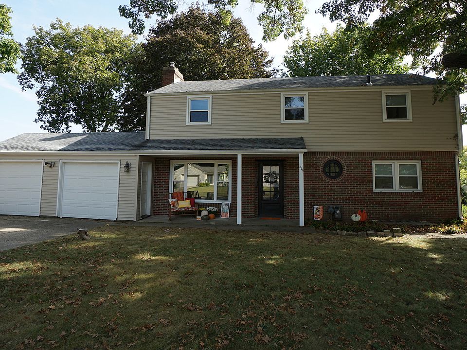 1st image of 819 James Ave