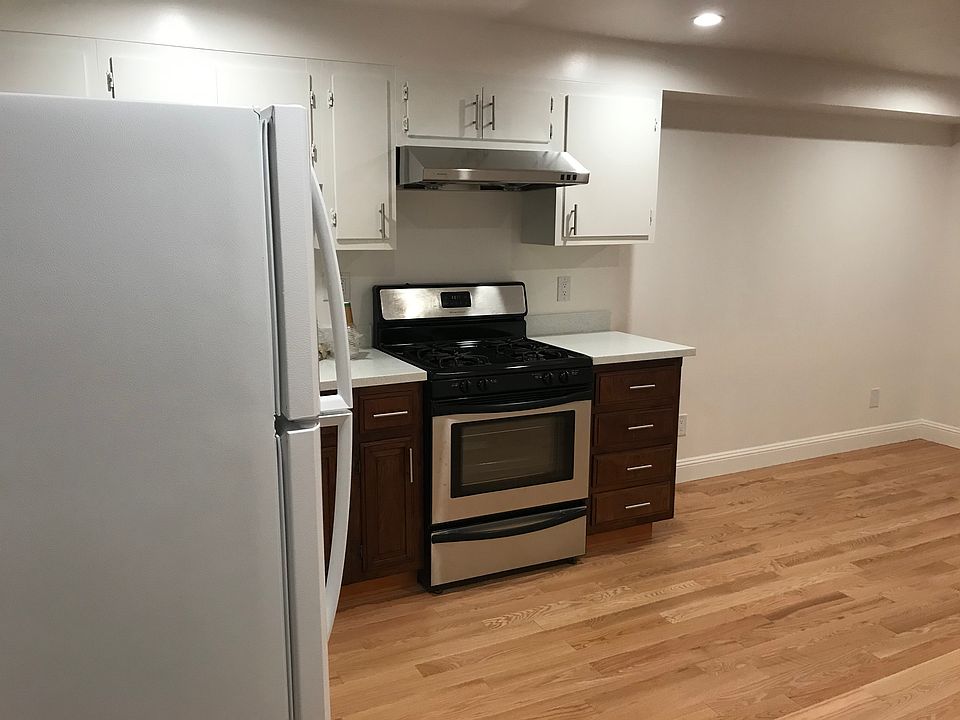 1st image of 356 Holyoke St