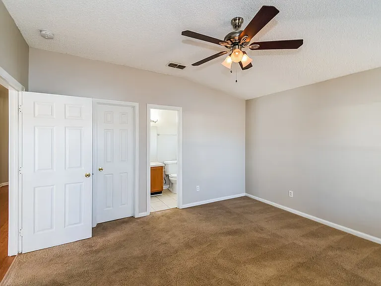 7533 International Village Dr — Photo 9