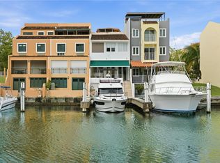 25 Plaza Mayor, Humacao, PR 00791