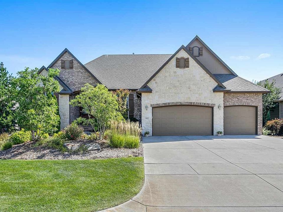 1st image of 1001 E Waterview Dr