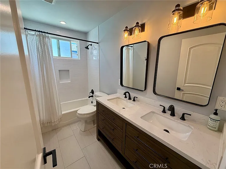 517 Blossom Ln — Photo 11