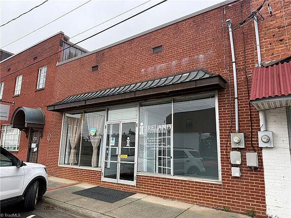 3rd image of 124 S Main St