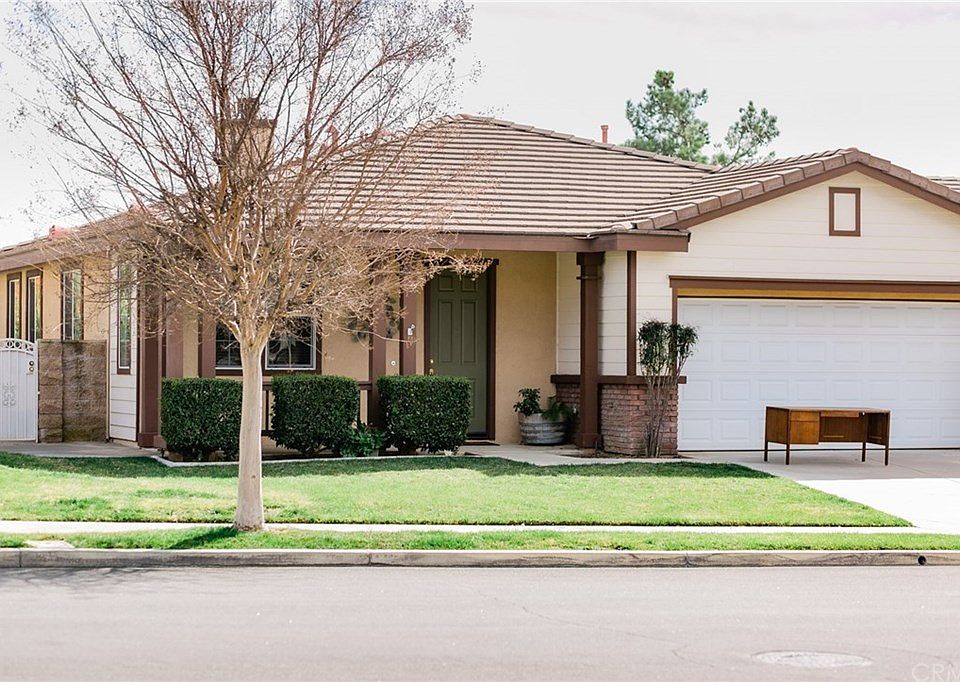 1st image of 34257 Sherwood Dr