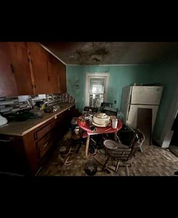 5th image of 904 W Division St