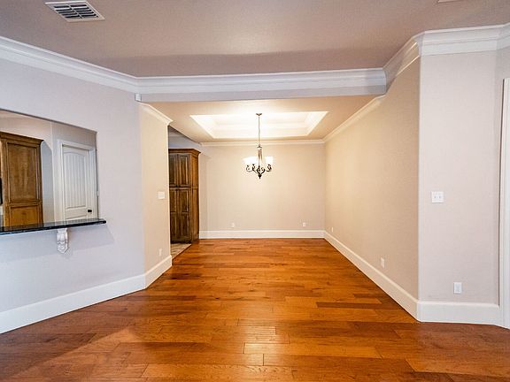 5th image of 4402 108th St Unit 18