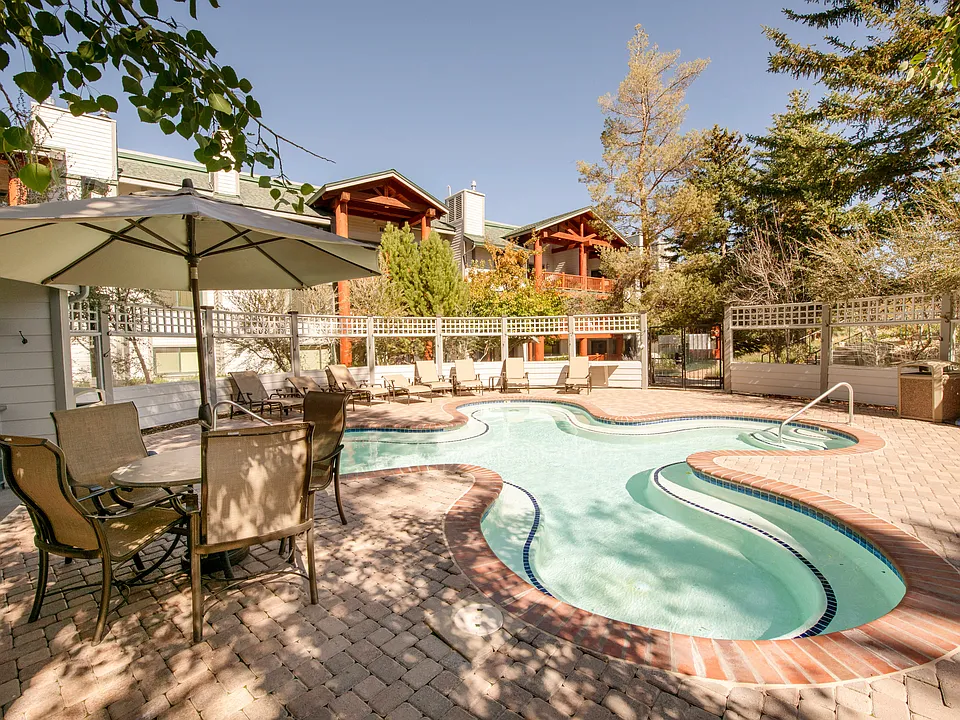 401 Silver King Dr #16