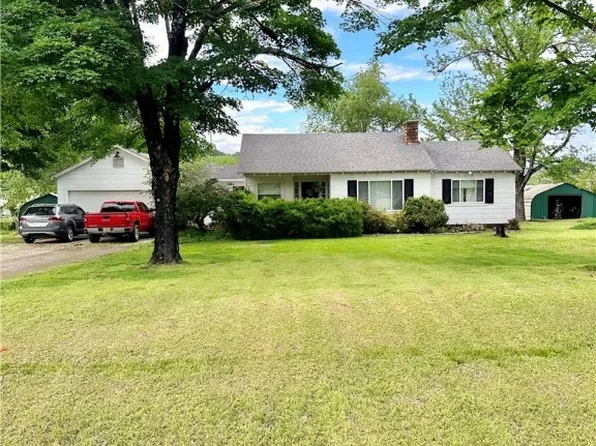 1027 Lake Fort Smith Rd, Mountainburg, AR 72946