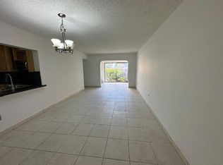 WEST FONTAINE, Miami, FL 33172